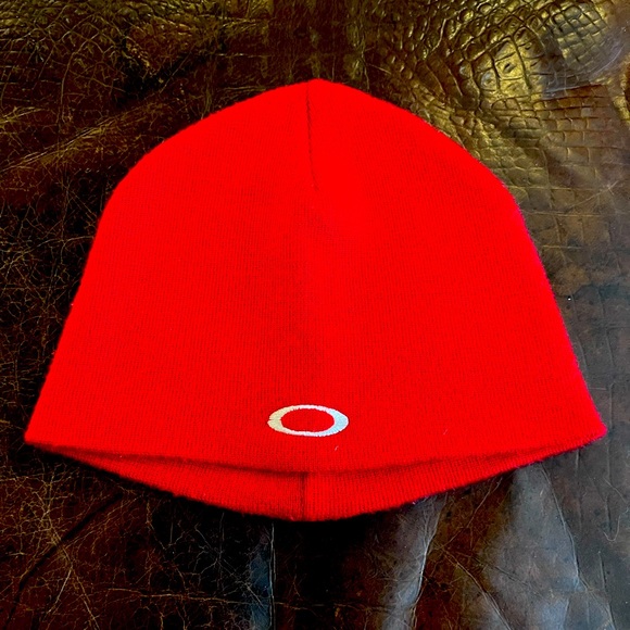 Oakley Other - Oakley Red Skiing / Snowboarding Hat